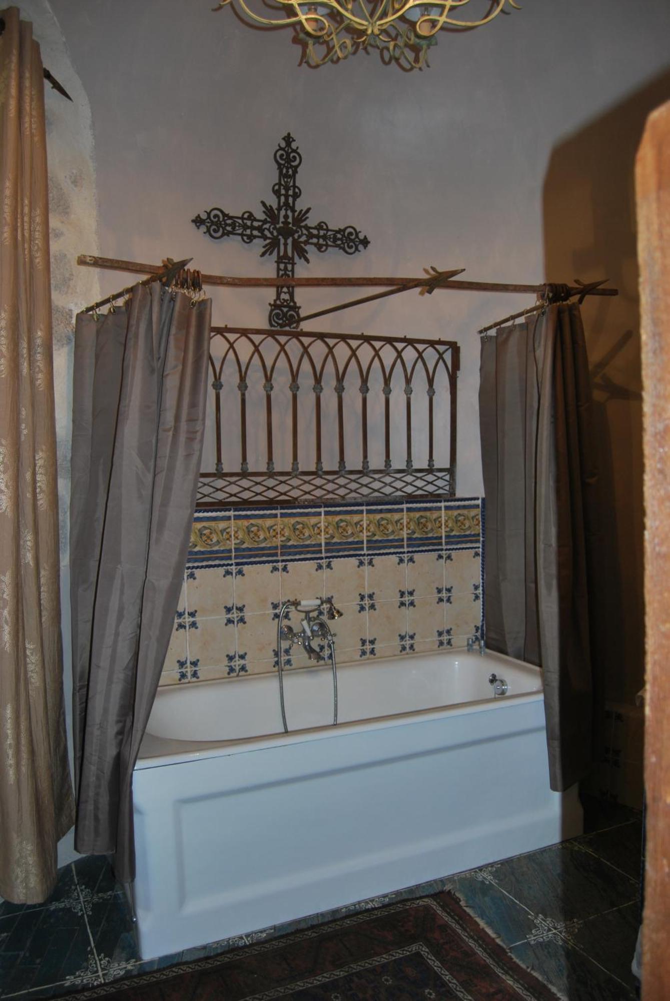 Chateau De Chantelauze Olliergues Habitación foto