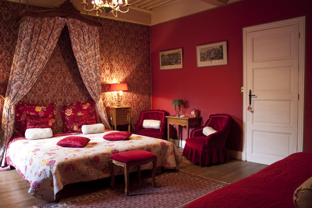 Chateau De Chantelauze Olliergues Habitación foto